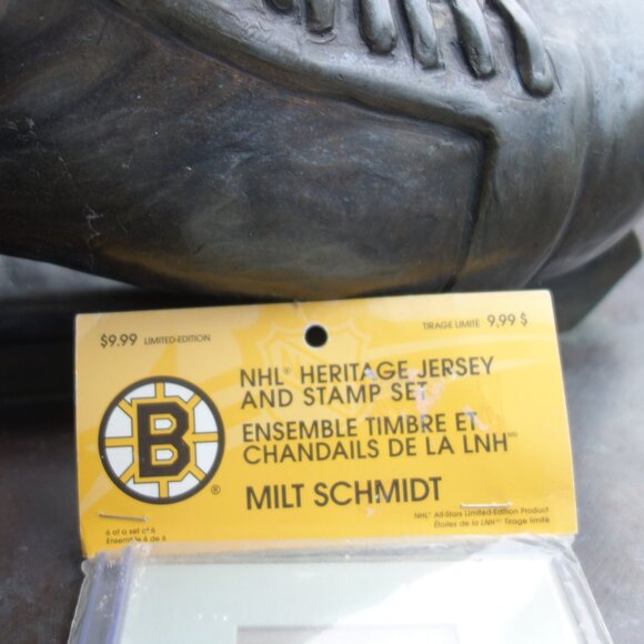 NHL Heritage Jersey and Stamp Set Boston Bruins Milt Schmidt *New in Package* - Picture 6 of 10